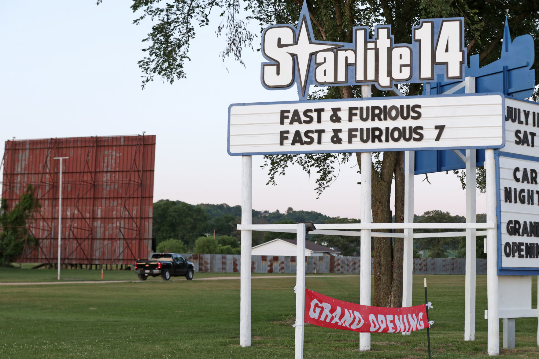 Starlite 14 drive-in theater